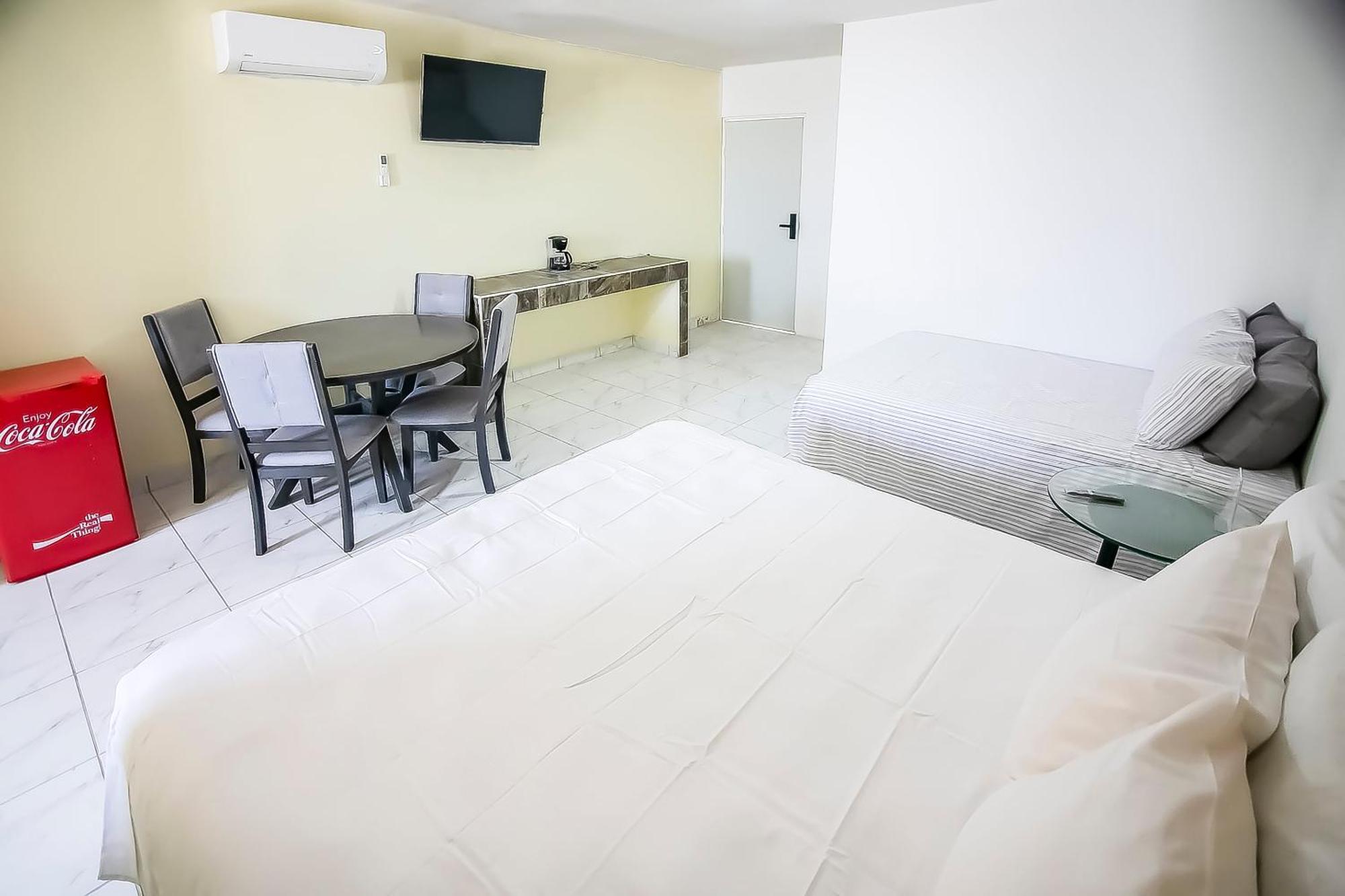 Oyo Hotel Plaza Las Torres, Cabo San Lucas Luaran gambar