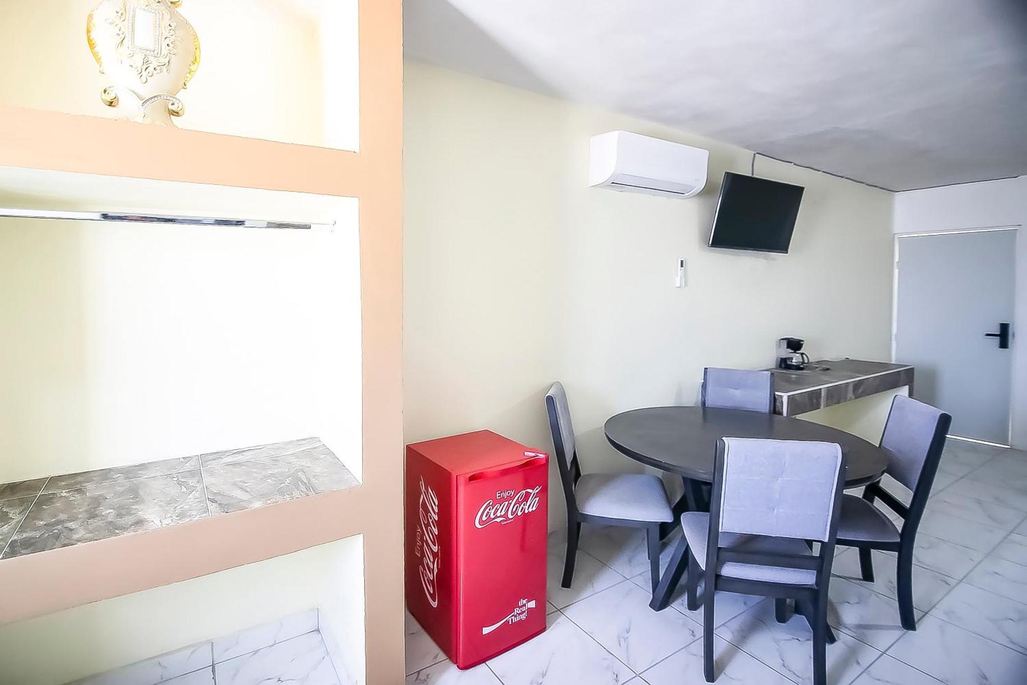 Oyo Hotel Plaza Las Torres, Cabo San Lucas Luaran gambar