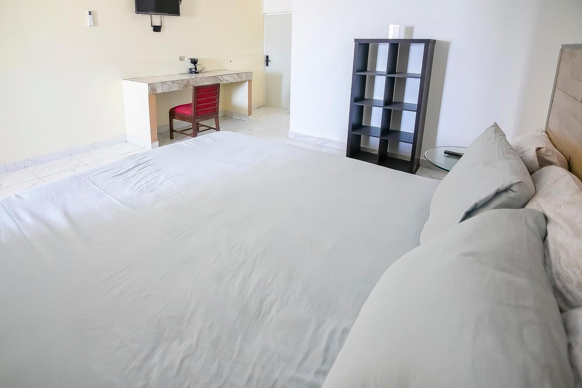 Oyo Hotel Plaza Las Torres, Cabo San Lucas Luaran gambar