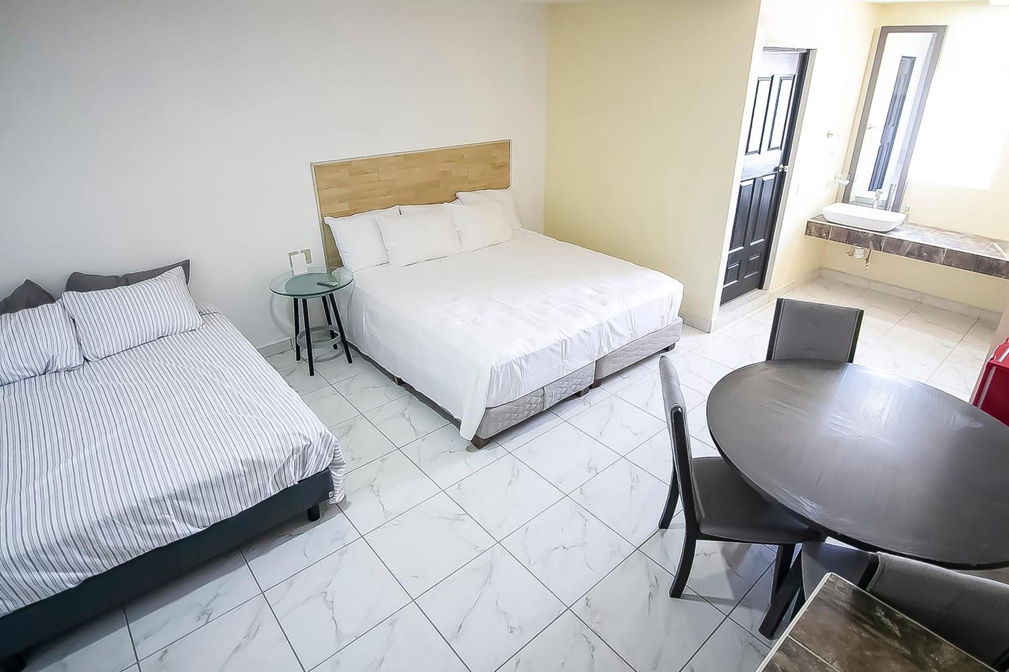 Oyo Hotel Plaza Las Torres, Cabo San Lucas Luaran gambar