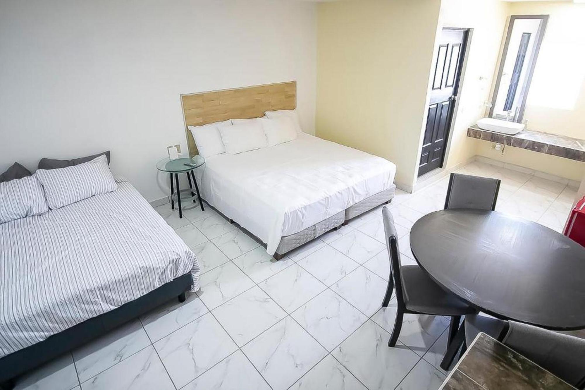 Oyo Hotel Plaza Las Torres, Cabo San Lucas Luaran gambar